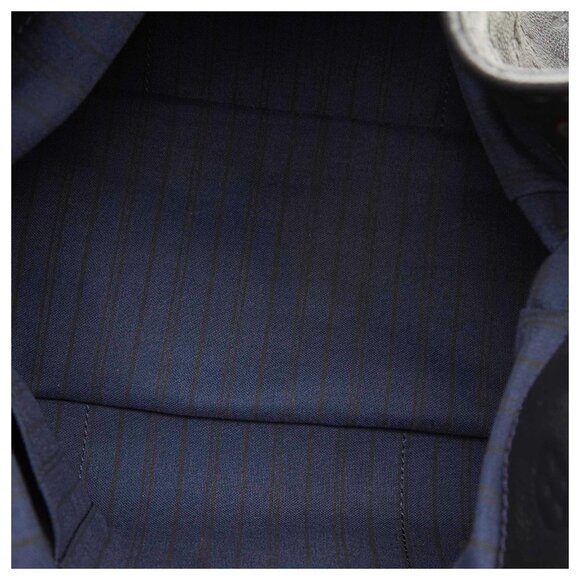 Louis Vuitton Monogram
Empreinte Artsy bag - Picture 9 of 11